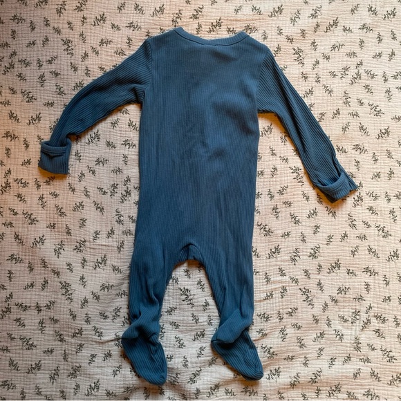 Old Navy Ribbed Footed Sleeper - Picture 3 of 4